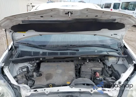 2013 Toyota Sienna Le V6 8 Passenger z USA, uszkodzony, nr VIN 5TDKK3DC3DS373223